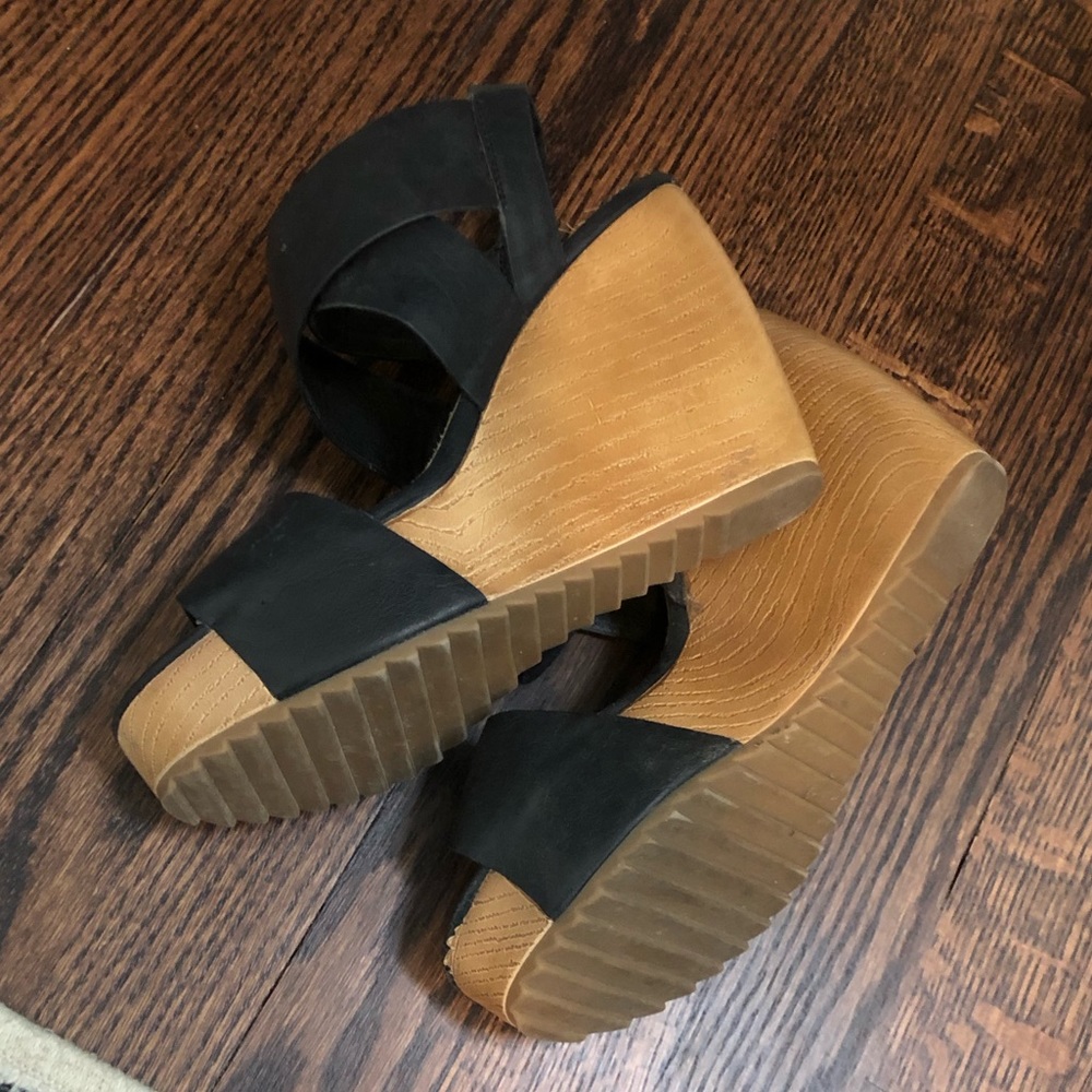 Madden Girl Wedges